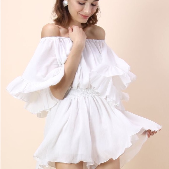 WHITE RUFFLE OFF-THE-SHOULDER ROMPER PLAYSUIT - Picture 2 of 5